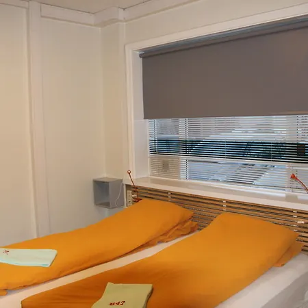 Готель Ice Hostel 2*